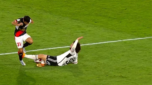 Maximiliano Falcón se fue expulsado por esta acción en el Colo Colo vs. Curicó Unido.