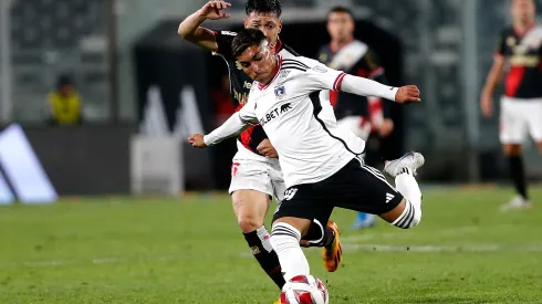 Jordhy Thompson volvió a tener minutos en Colo Colo, que cayó 0-1 ante Curicó Unido.