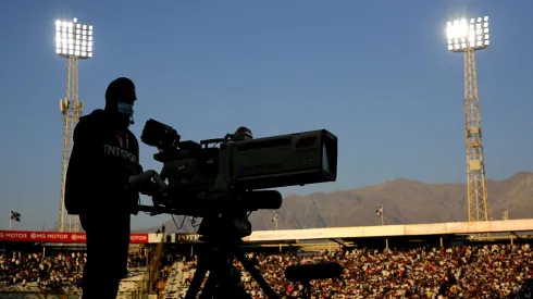 Canal 13 transmite un partido por fecha.