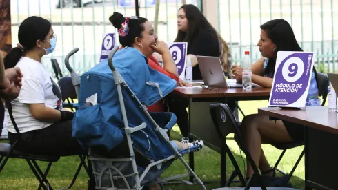 Municipalidad de Estacion Central orienta a vecinas para solicitar el pago de pensiones de Alimentos (noviembre 2022)