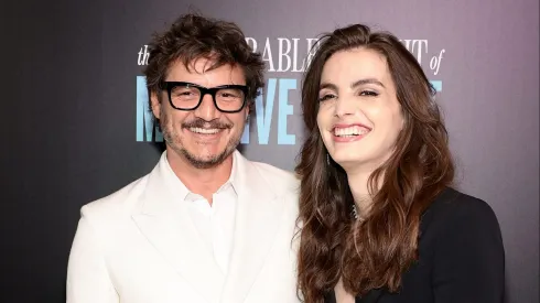 Pedro Pascal junto a su hermana Lux Pascal