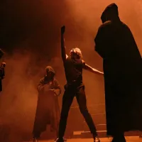 Casi empañado por los fans: Así fue el megaconcierto de Jackson Wang en Chile