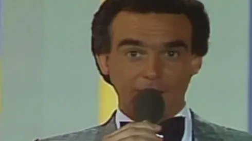 César Antonio Santis.