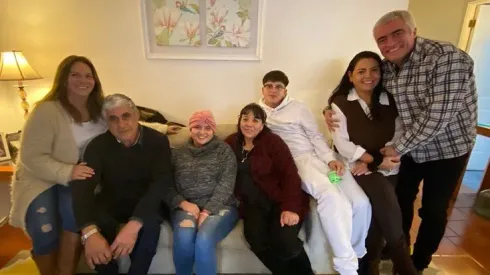 Mauricio Flores comparte una emotiva foto familiar junto a su hija