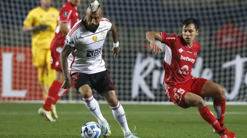Arturo Vidal dio la cara ante las críticas de los hinchas del Flamengo tras la igualdad con Ñublense.