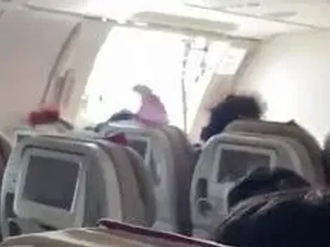 VIDEO: Pasajero abre el avión en pleno vuelo pero logran aterrizar