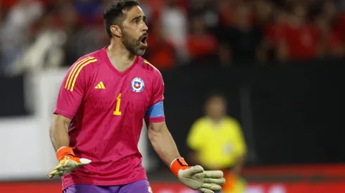 Claudio Bravo comenta los amistosos de la Roja.