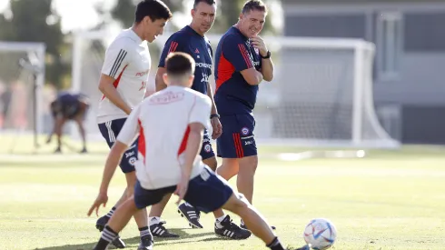 Zaldivia y dos europeos: la nómina de la Roja para otro microciclo