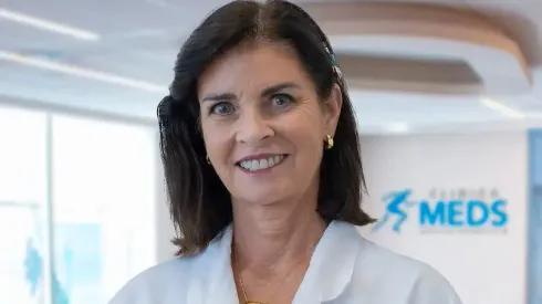 María Luisa Pérez-Cotapos trabaja como dermatóloga en Medico y la Clínica Meds.
