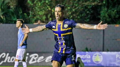 Lucas Barrios lleva cuatro goles en Paraguay tras volver del retiro.
