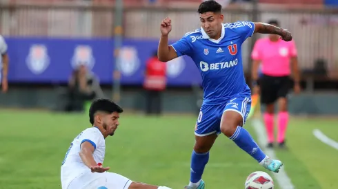 Jeisson Vargas en acción por la Universidad de Chile frente a Huachipato. ¿Dónde jugará el recoletano el segundo semestre de 2023?