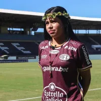 Primera indígena en firmar un contrato de fútbol profesional