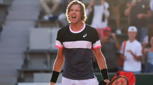 Jarry avanzó a tercera ronda en el Abierto de Francia.