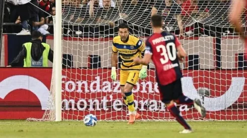 El legendario portero italiano salió lesionado y el Parma hipotecó una buena ventaja por el sueño de ascender a la Serie A.