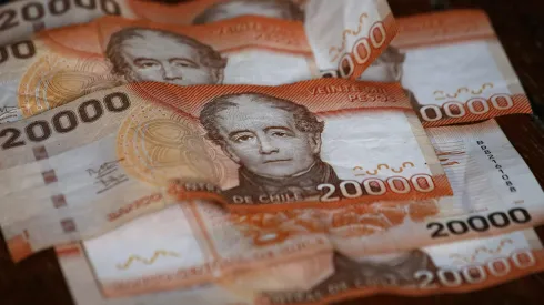 ¿Cuándo aumenta el sueldo mínimo en Chile y a cuánto llega?