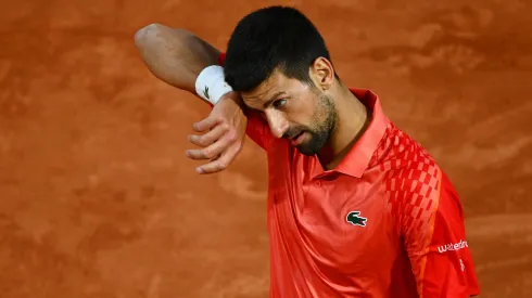 Djokovic se refirió al polémico mensaje político que envió tras su debut en Roland Garros.
