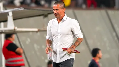 Jorge Acuña no va más como DT de Santiago City. ¿Cuál será su próximo paso de entrenador?