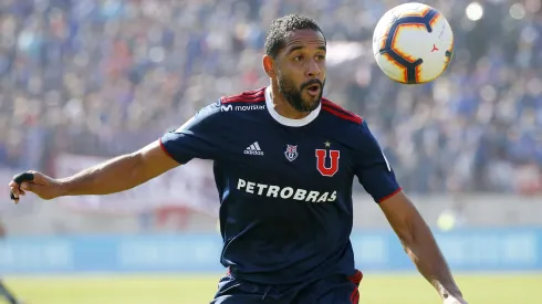 Jean Beausejour recordó cuando pudo ir a Boca Juniors. "Me llamó el entrenador, Guillermo Barros Schelotto", dijo.