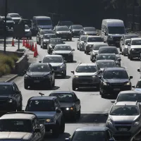 Conoce dónde habrá cortes de tránsito y desvíos en Santiago