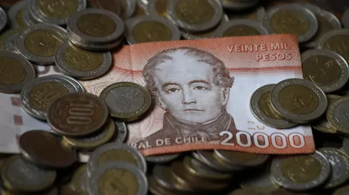 Conoce cuáles son los requisitos para el bono post laboral, beneficio que se entrega de por vida.