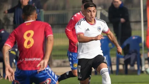 Jordhy Thompson fue titular en la cancha 2 del estadio Monumental.