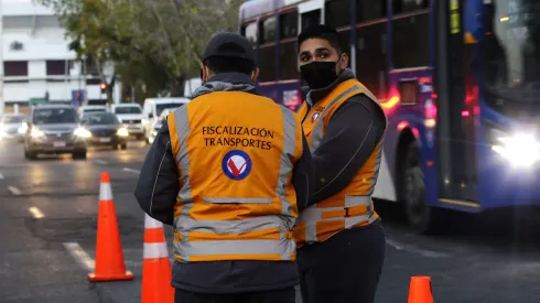 La restricción vehicular en Santiago se extiende desde mayo a agosto.