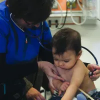 ¿Cuáles son los síntomas y medio de contagio del virus sincicial?