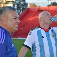 ¿Muy notorio? Infantino juega pichanga con la camiseta de Argentina
