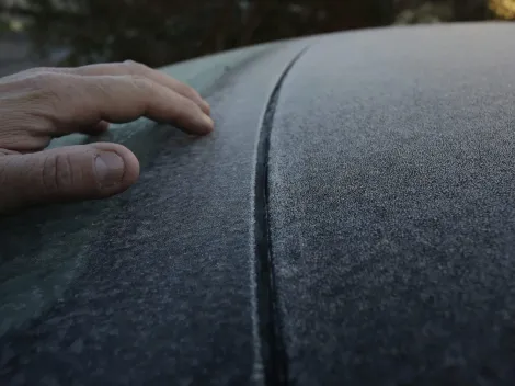 ¿Sabías que esta es la mejor forma de sacar la escarcha a los vidrios congelados?