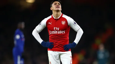 Arsenal le dijo a Alexis Sánchez que no está en sus planes, lo que lo deja con la opción de renovar en Marsella o ir a otro club.