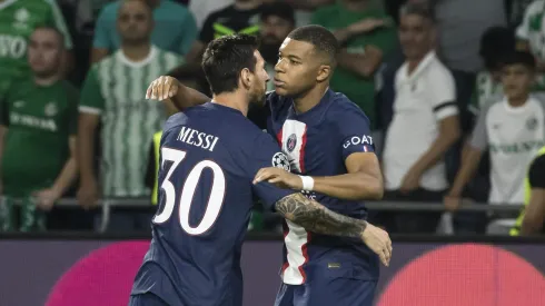 Mbappé defendió a Messi tras su polémica salida del PSG.
