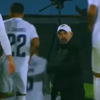 ¡Furioso! Figueroa saca a sus jugadores de la cancha ante Uruguay