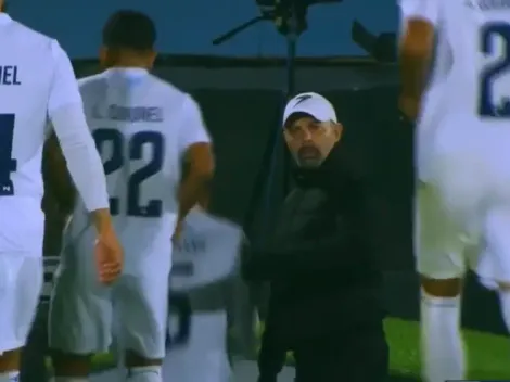 ¡Furioso! Figueroa saca a sus jugadores de la cancha ante Uruguay