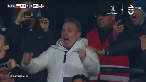 La alegría de Marcelo Barticciotto por el primer gol de Bruno con la Roja,