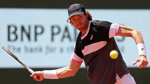 Nicolás Jarry disputa la gira sobre césped.