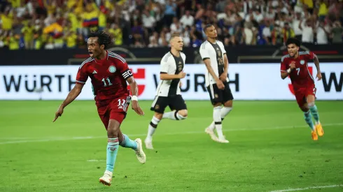 Cuadrado anotó de penal el 2-0 para Colombia