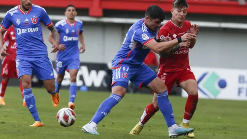 Luis Casanova tiene complicada su renovación en Universidad de Chile.