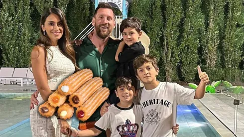 Emotivo: repartidor llora tras entregar especial pedido a los Messi