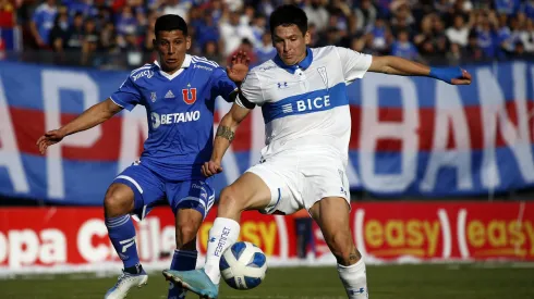 Universidad de Chile y Universidad Católica renudarán el duelo suspendido.