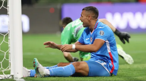 Iván Morales tiene los días contados en el Cruz Azul, que suma y sigue con los refuerzos extranjeros.