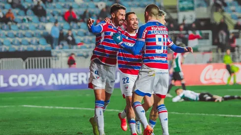 Juan Martín Lucero anotó el segundo gol de Fortaleza ante Palestino. Le anotó a los árabes allá y acá.