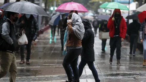 ¿Volverá a llover en Santiago? Mira el pronóstico del tiempo