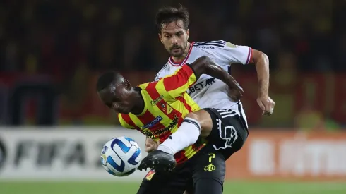 Colo Colo enfrenta a Deportivo Pereira obligado a ganar para seguir con vida en Copa Libertadores.