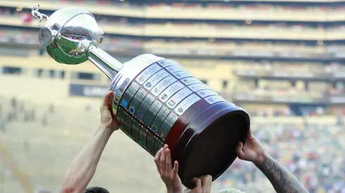 Colo Colo busca este jueves seguir en competencia.