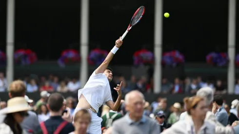 Tomás Barrios jugando en Wimbledon