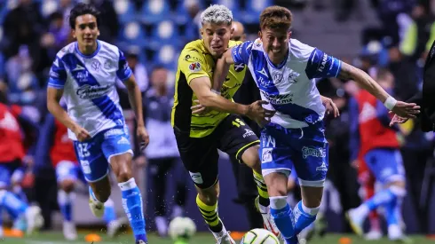 Pablo Parra se acerca a Colo Colo, pero al Coca Mendoza no le gustó nada eso.