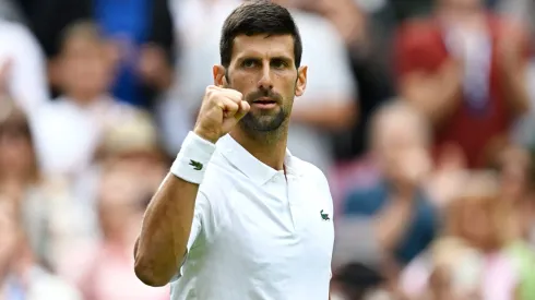 Novak Djokovic debutó con una gran victoria ante Pedro Cachín en Wimbledon.