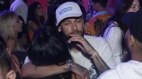 Neymar en nueva polémica tras pelearse en discoteca estaría a pasos de dejar Paris Saint Germain.