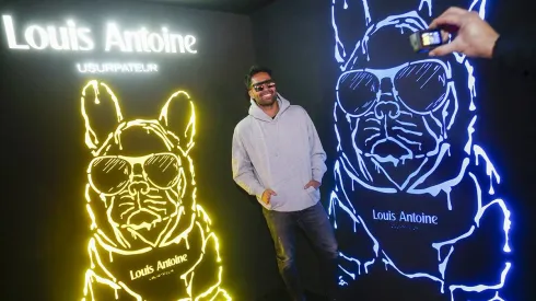 Luis Jiménez tiene su propio espacio en Selfieland del Boulevard del Mall Plaza Vespucio, al igual que su esposa, Cote López.