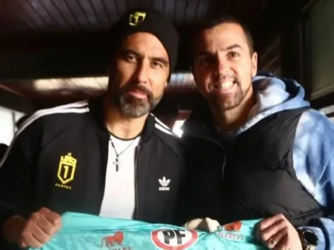 Claudio Bravo bendice al portero de Ñublense
